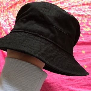 Urban Outfitters bucket hat